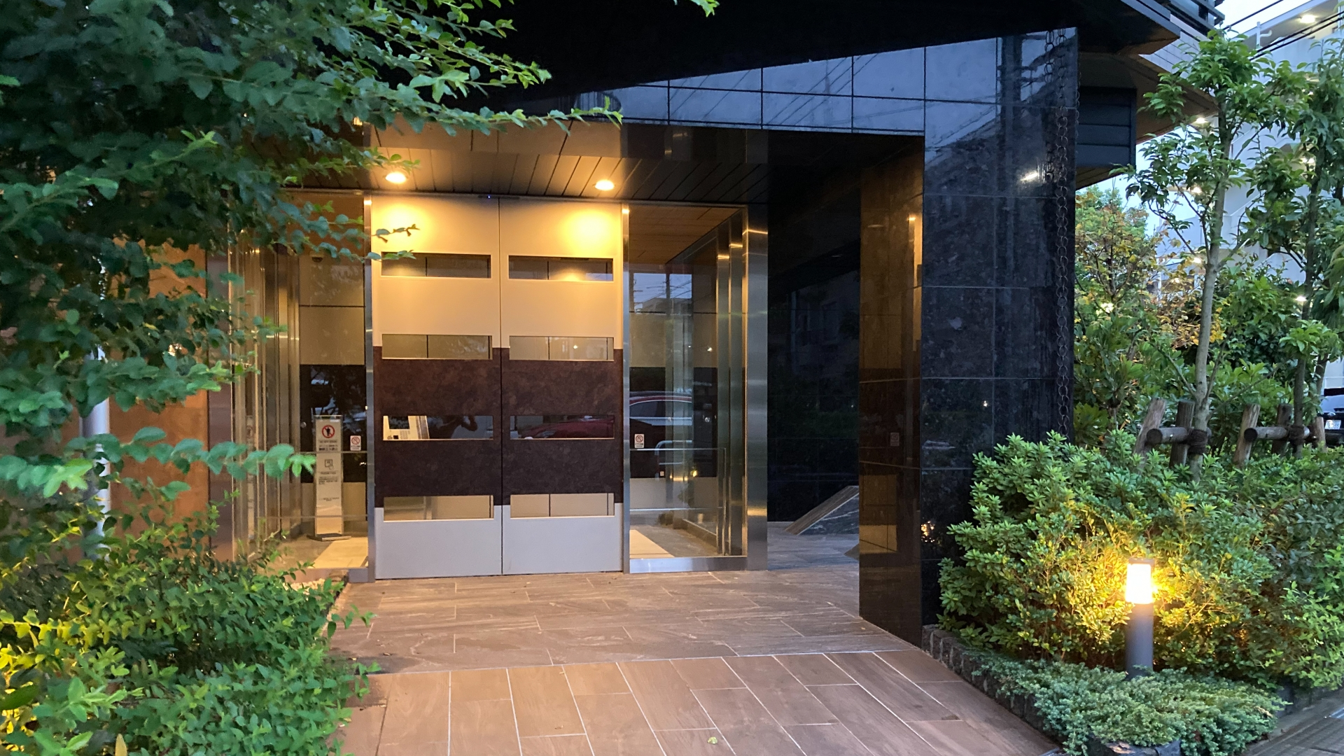 都市と緑と光を繋ぐ「窓」づくり